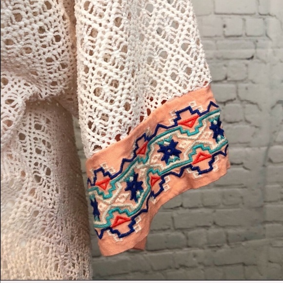 Boho embroidered crochet kimono - Picture 3 of 4
